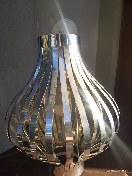 Lampa może być lazienkowa