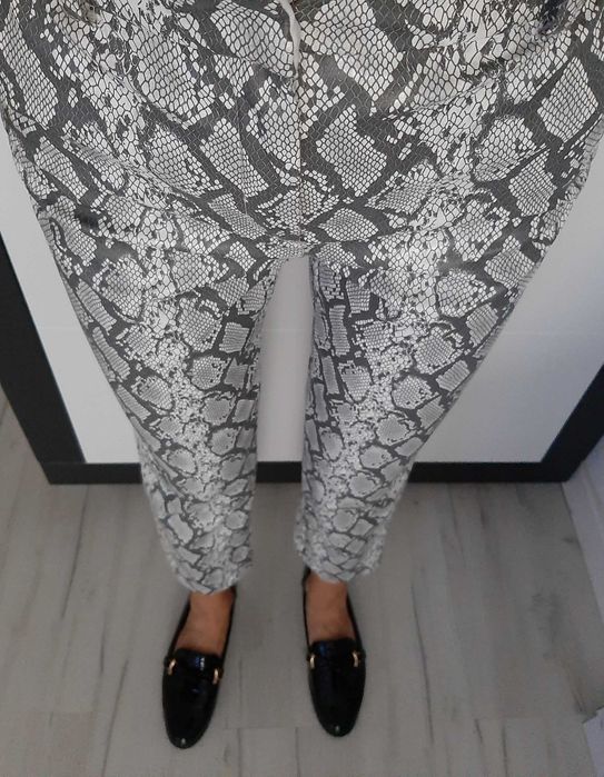 MONKI spodnie wysoki stan proste nogawki XXS 32