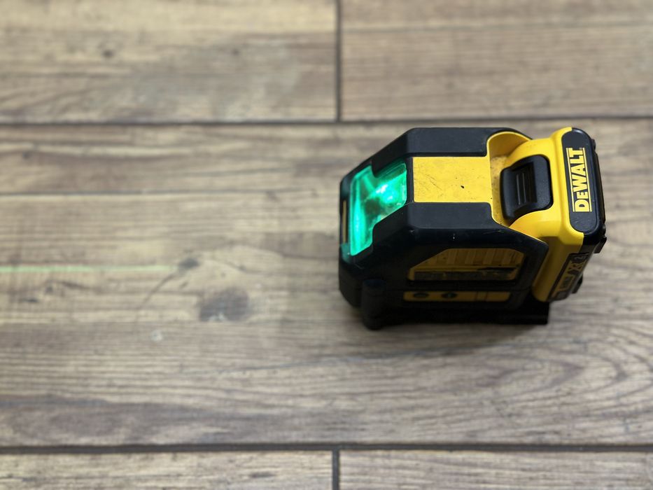 Zielony laser krzyżowy DeWalt DCE088G - 2021 + bateria 2AH + ładowarka