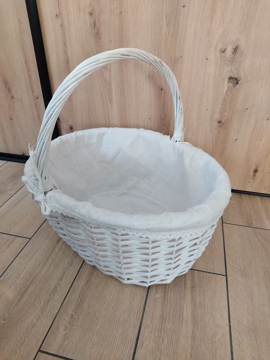Sprzedam biały koszyk
