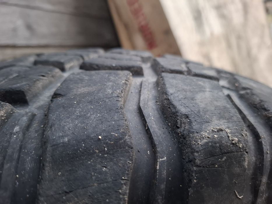 PNEUS BF  35x12.5x15