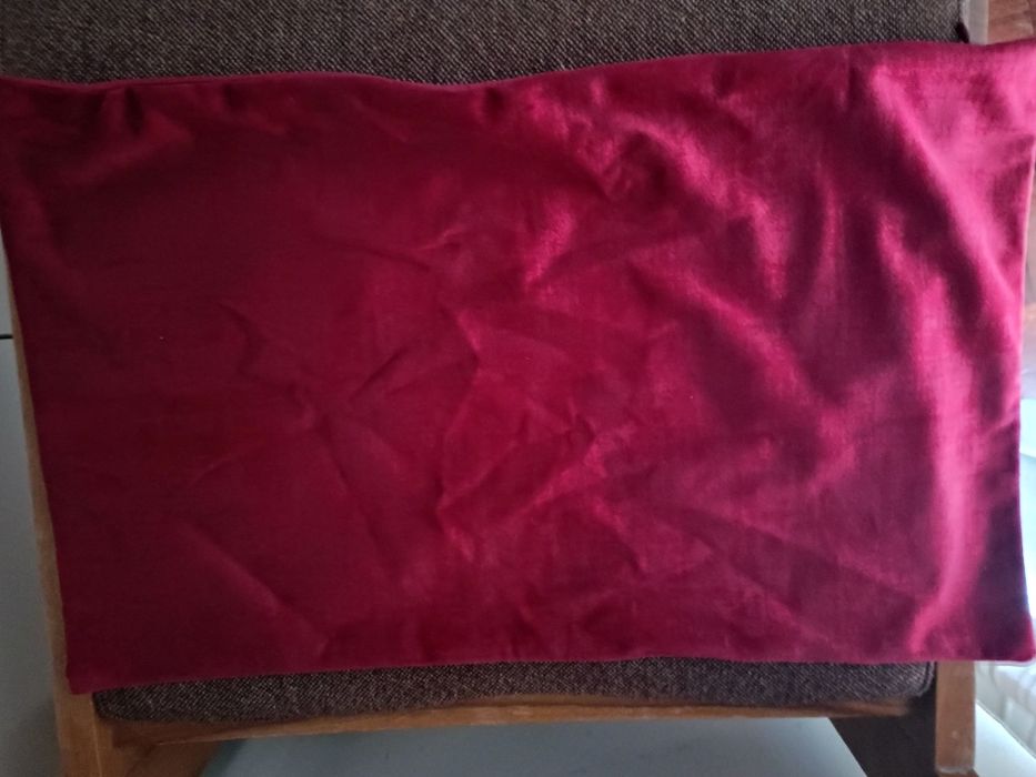 Almofada Bordeaux 50x30cm Veludo -Nova