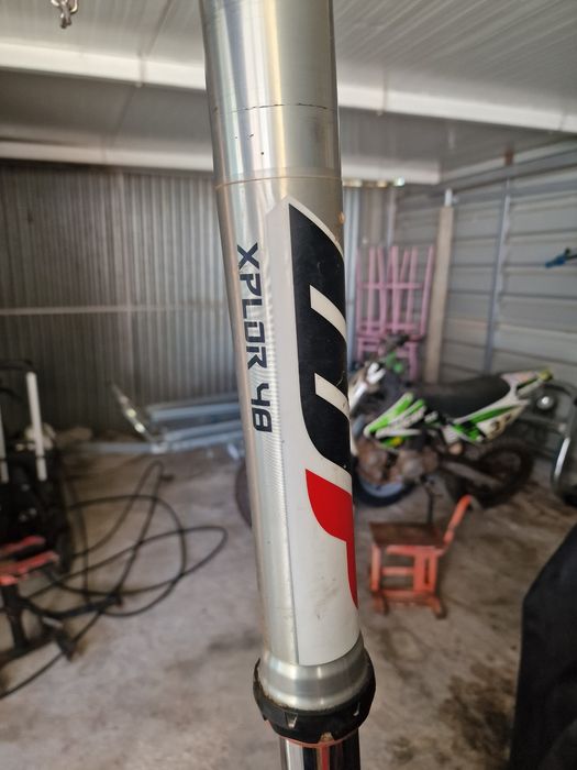Suspensão frontal ktm XPLOR 48 (1 danificada)