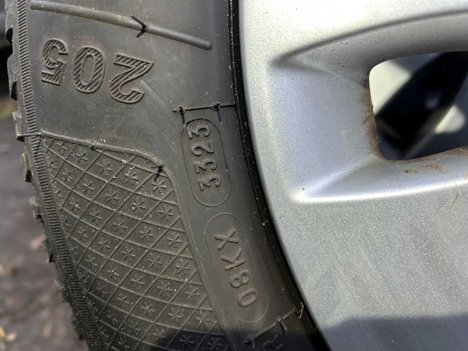 Felgi z oponami zimowymi 16 '' audi a4 b6 b7 a6 c6