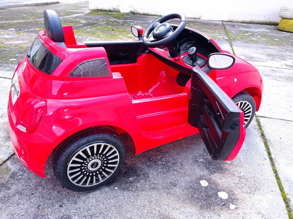 Carro elétrico de criança Fiat 500 - vermelho (pouco uso)