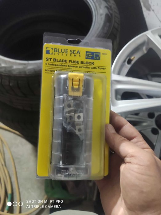 блок запобіжників Blue Sea 5035 ST Blade Fuse Block 6