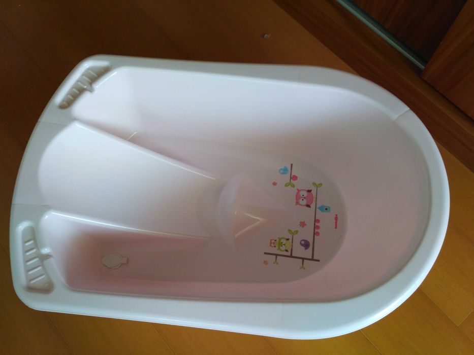 Cadeira de refeições e banheira portáteis para bebé