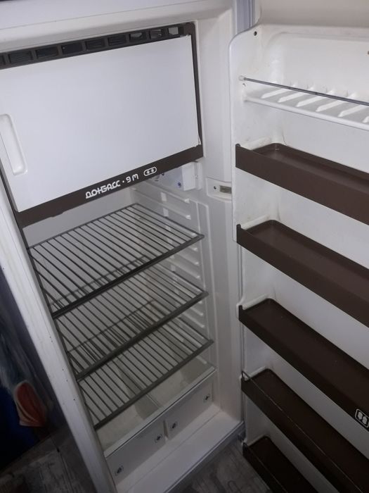 Продам бу холодильник В отличном состоянии всё работает.