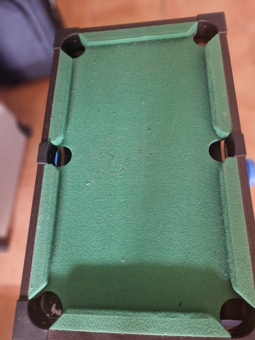 Mesa de bilhar pequena