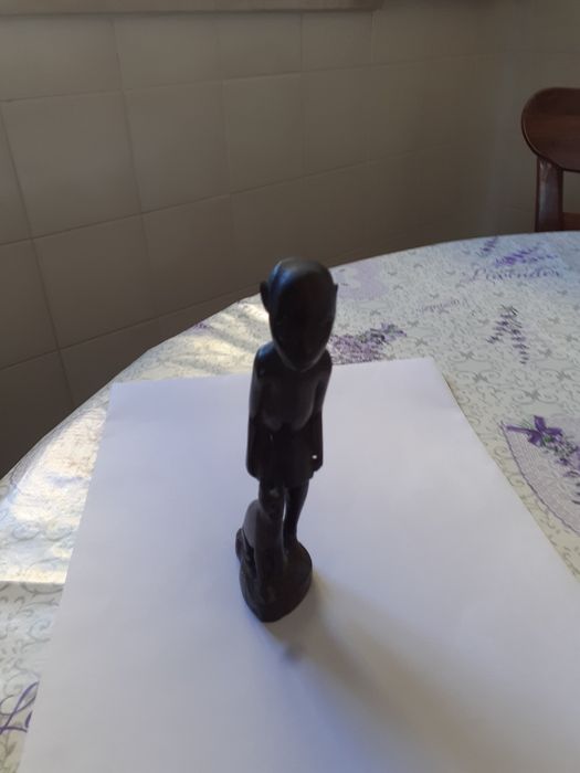 Estatueta de pau preto