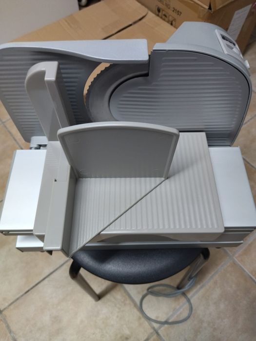 Fiambreira com pouco uso