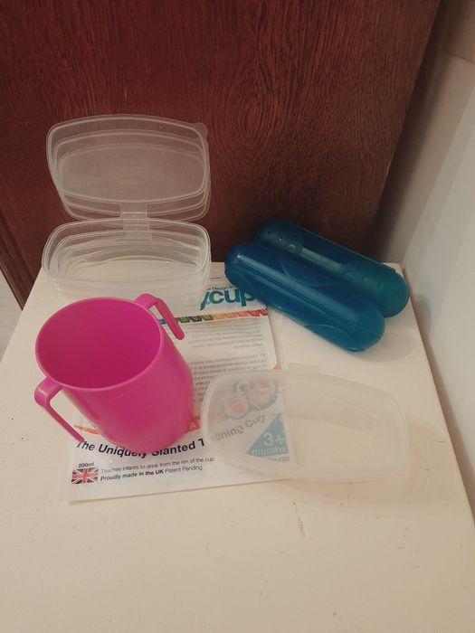 Doidy cup zestaw + 4 pojemniki Baby Cubes + gratis