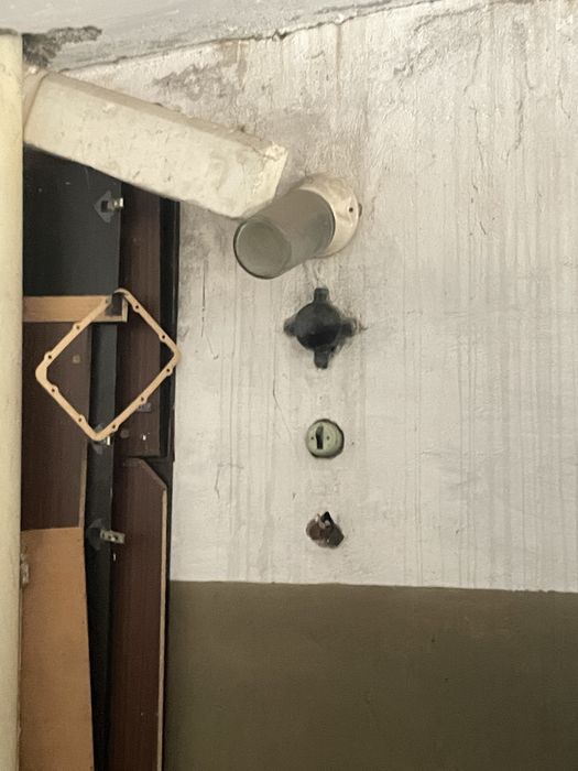 Продам   кирпичный гараж с  подвалом . Таирово "ШКОЛЬНЫЙ"  Радужный.