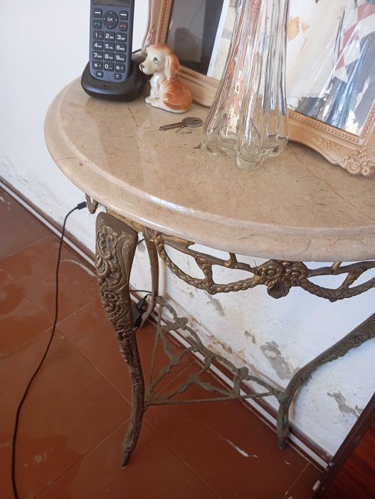 Conjunto espelho e mesinha