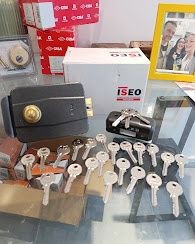 Chaveiro para instalação fechaduras, abertura e reparação de portass