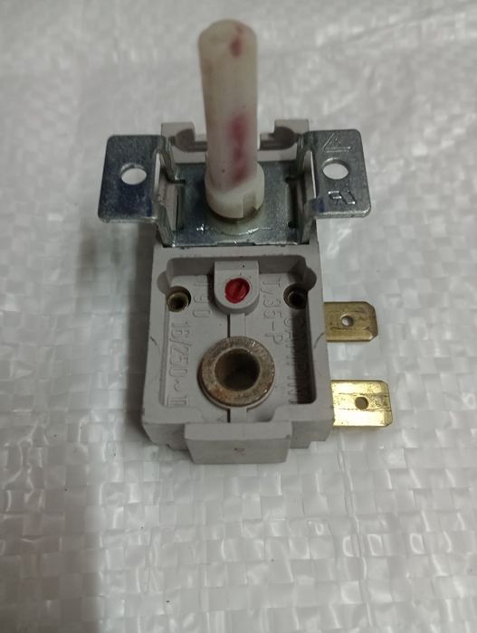 Термостат для масляного обогревателя. Маркировка: Ty.35-P 16/250~T90