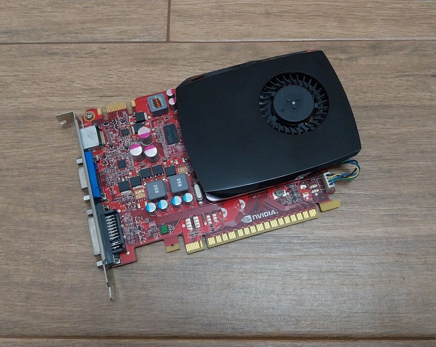 Placa gráfica Geforce GT440 3 Gb DDR3