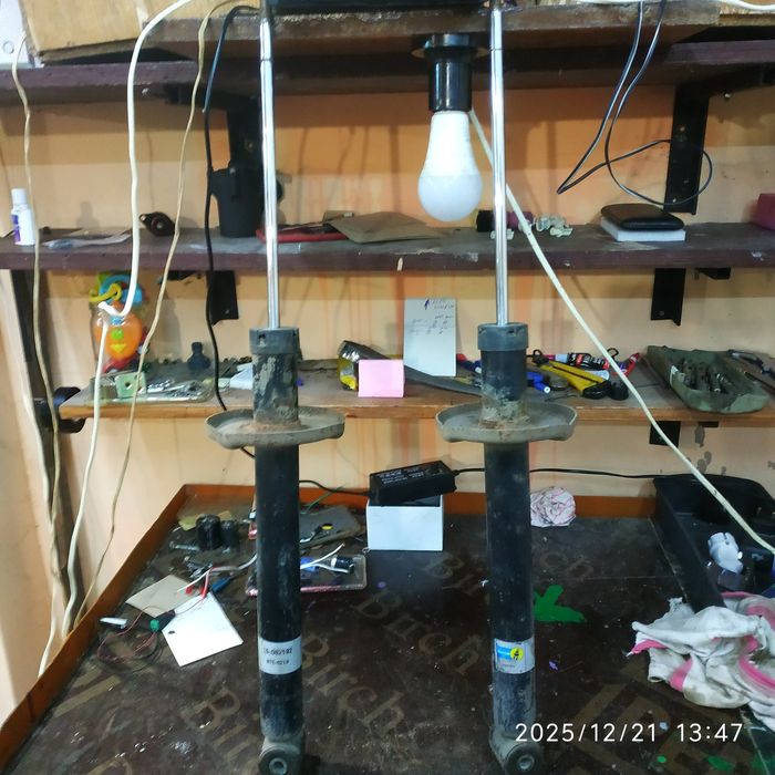 Амортизаторы на гольф 2 Bilstein .