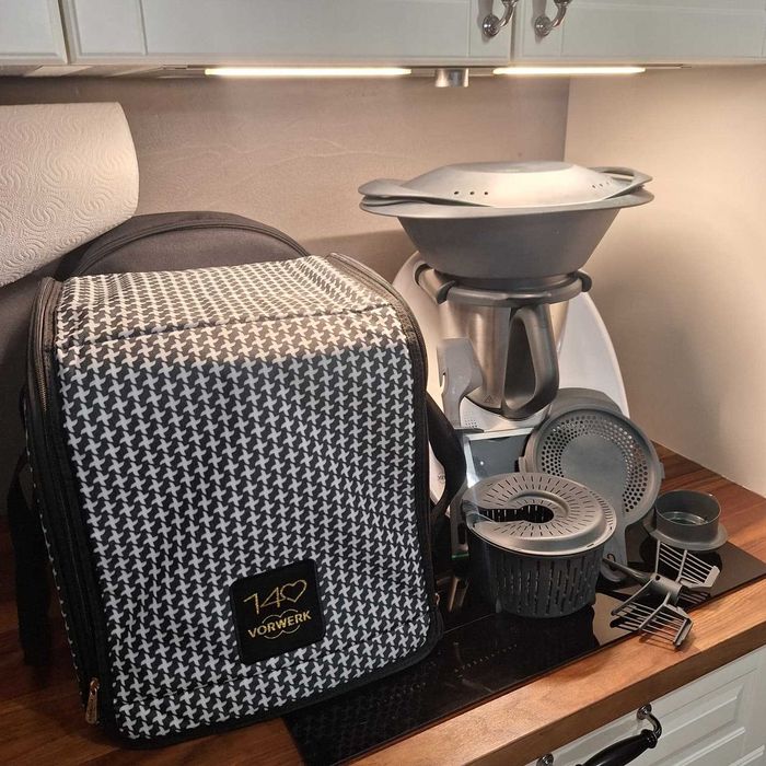 Sprzedam Thermomix TM6 do negocjacji