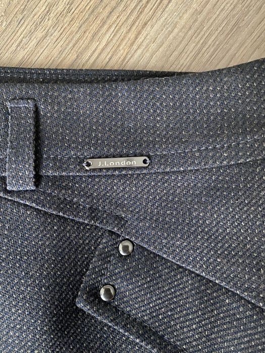 Вовняна пряма спідниця