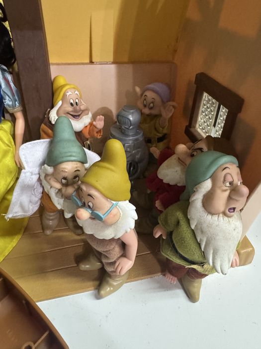 Casa branca de neve e  anoes