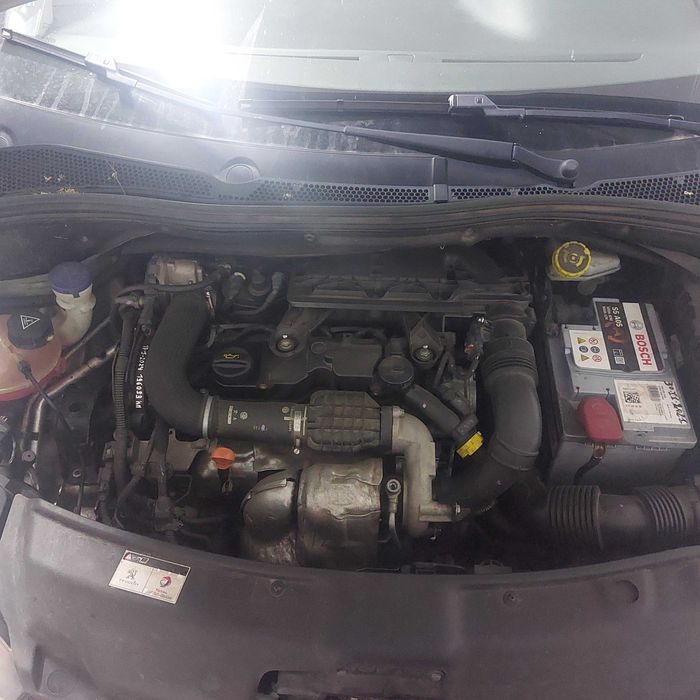 Peugeot 208 em bom estado