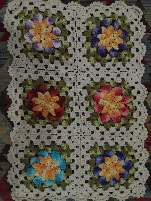 Tapetes  em Croché 70x46cm e  77x 47cm