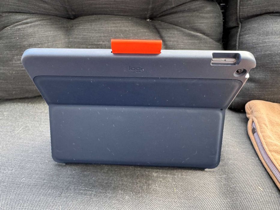 Klawiatura Logitech RUGGED lite ETUI Ipad 7, 8, 9 gen 10,2'' QWERTY