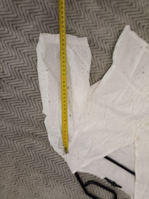 Biała ażurowa bluzka M