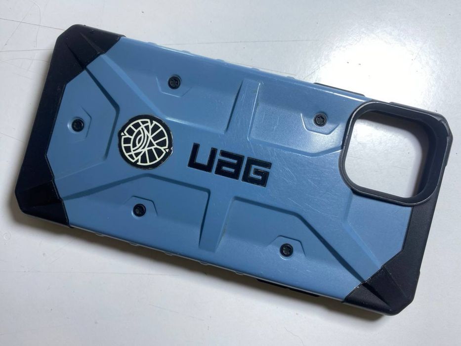 Продам чехол UAG  на iphone 11 pro max