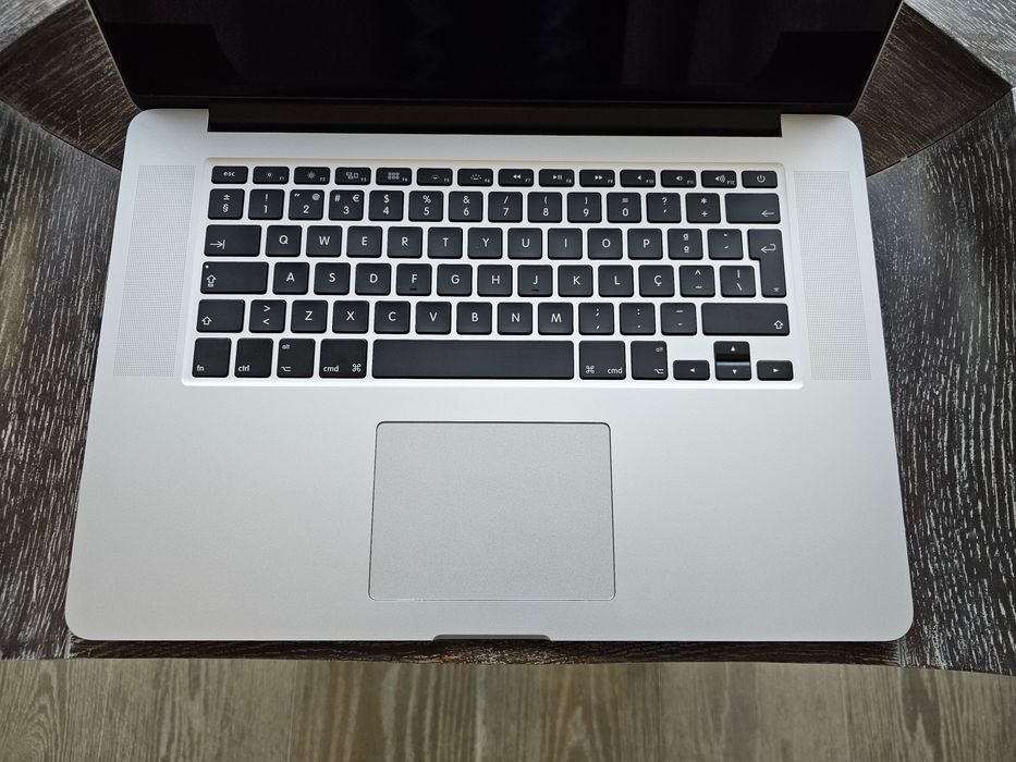 Macbook Pro 15.4" (2015)| i7 2.8GHz | bateria 376 ciclos |teclado NOVO