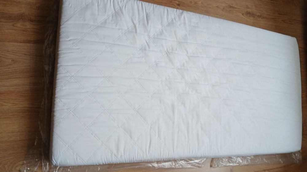 Do łóżeczka materac 70x140 cm