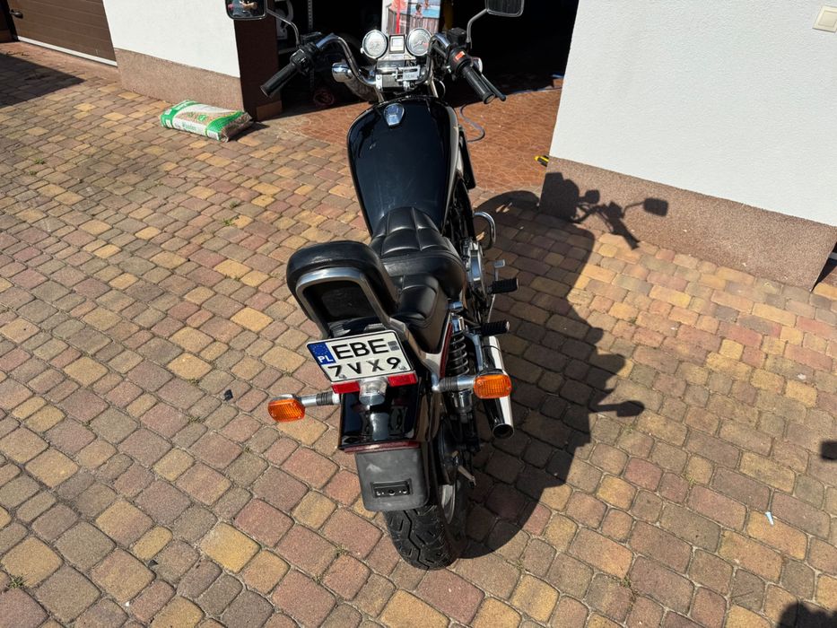 Motocykl Honda Magna 700