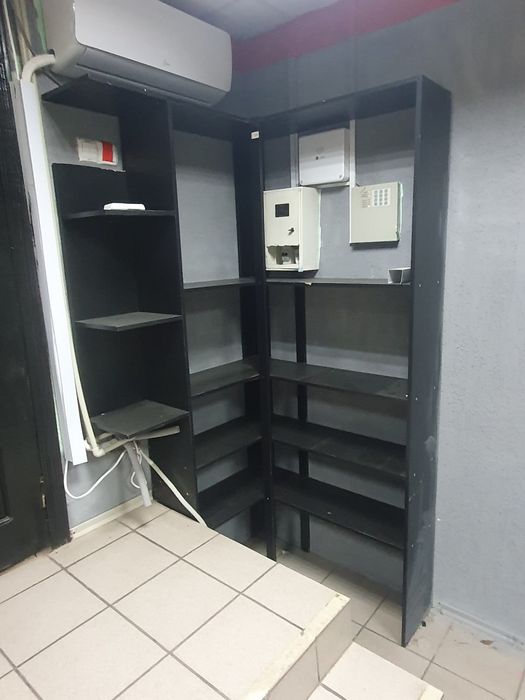 торгове обладнання,  полка, висота -220 см, глибина 30 см ,1 сторона 105, інша 108 см