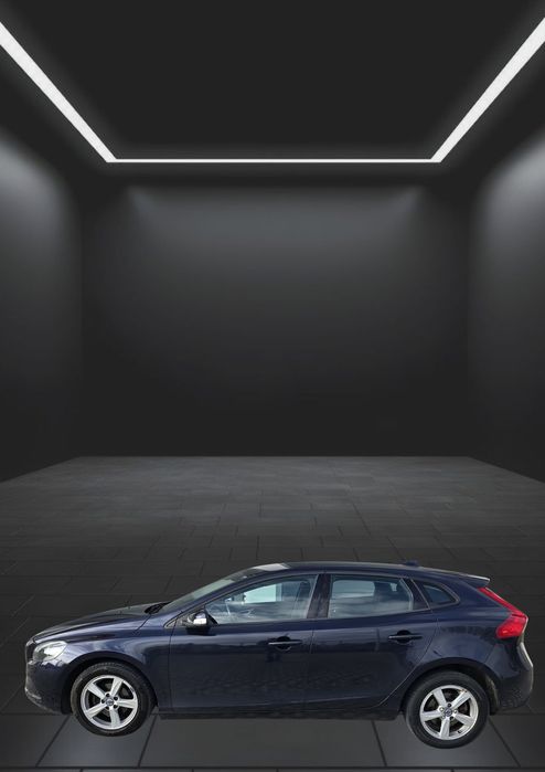 VOLVO V40 D2 - Versatilidade e Elegância Premium