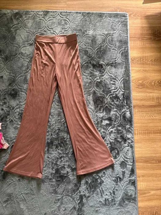 Prążkowane dzwony damskie