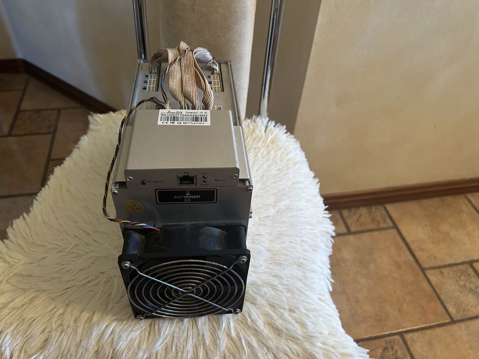Майнер Bitmain Antminer D3.