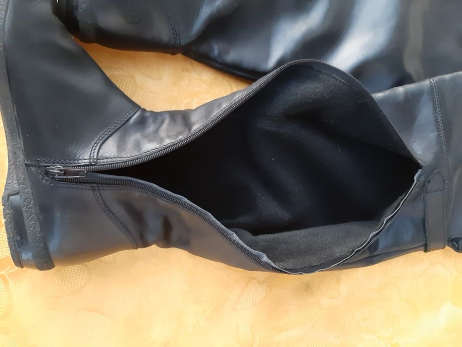 buty czarne, damskie, skórzane, bardzo długie cholewki