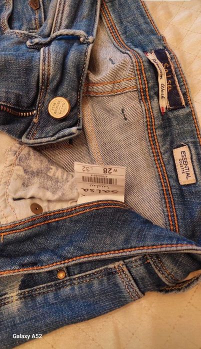 Calcas salsa em bom estado de senhora