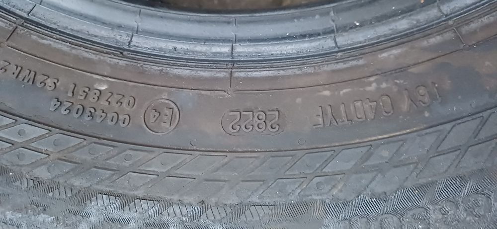 CONTINENTAL 215/65R15C 104/102T , pojedyńcza opona wielosezonowa.