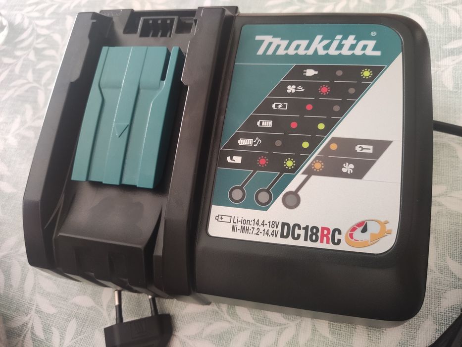 Makita DC18RC LXT Carregador Inteligente e Rápido