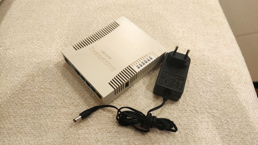 Маршрутизатор, роутер MikroTik RB951Ui - 2HnD, wifi