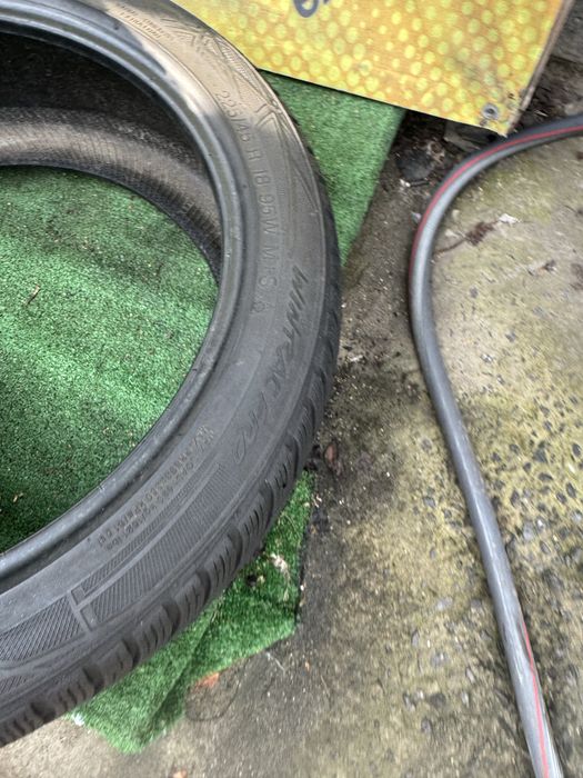 Шини Vredenstein 225/45r18 пара склад б/у зима