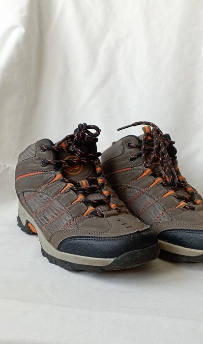 Calçado de caminhada da Multisport tamanho 37