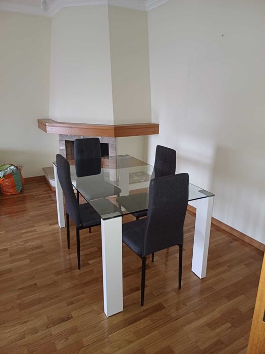 Mesa de Jantar de vidro