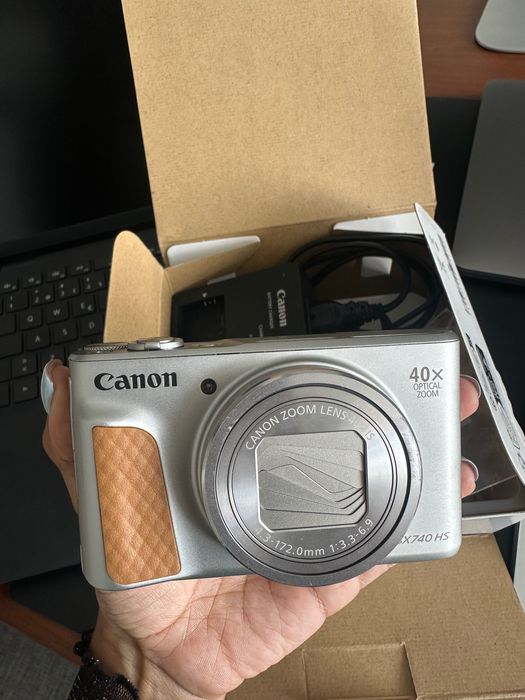 Canon Powershot SX740