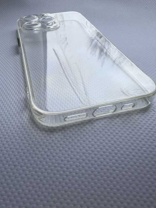 Прозорий чехол на IPhone 13 pro