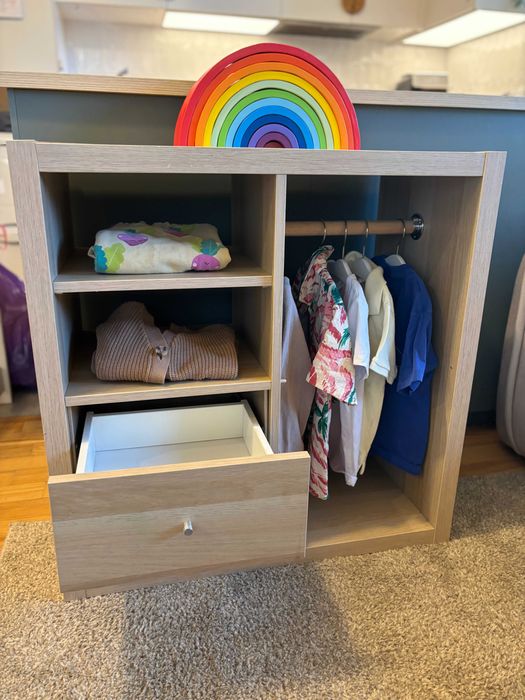 Okazja Ikea Kallax szafka na ubrania dla dzieci Montessori kolor dąb