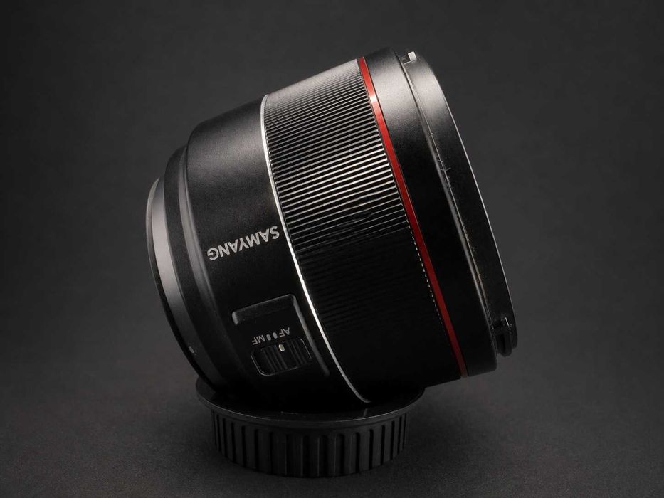 Samyang AF 85mm f/1.4 EF Canon