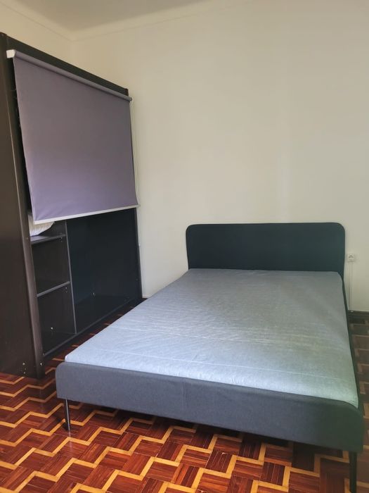 Quarto mobilado 340 €  a 6 minutos da estação de entroncamento